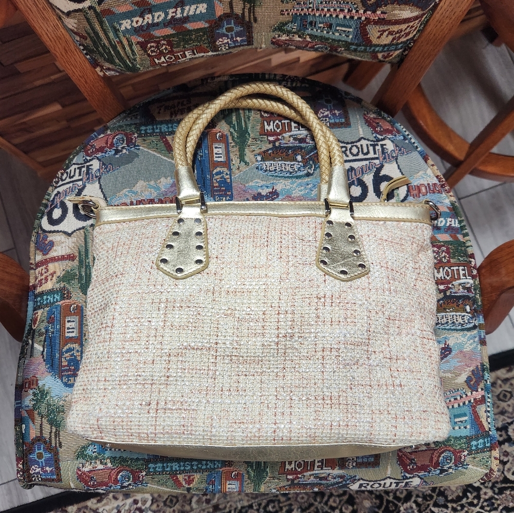 Purse - Picture 2 of 9